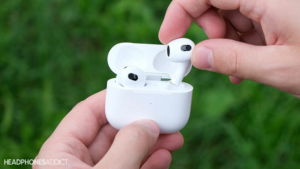 Apple AirPods 3 buds in case