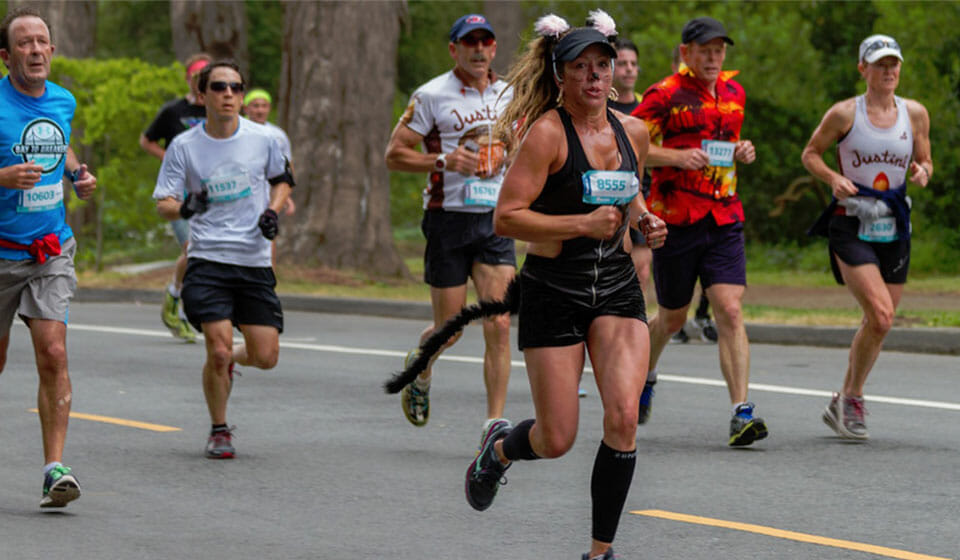 Bay to Breakers runners