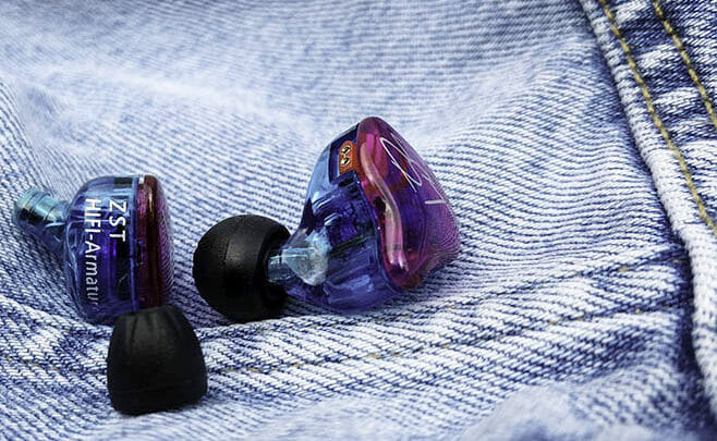 Best earbuds under 20 featured