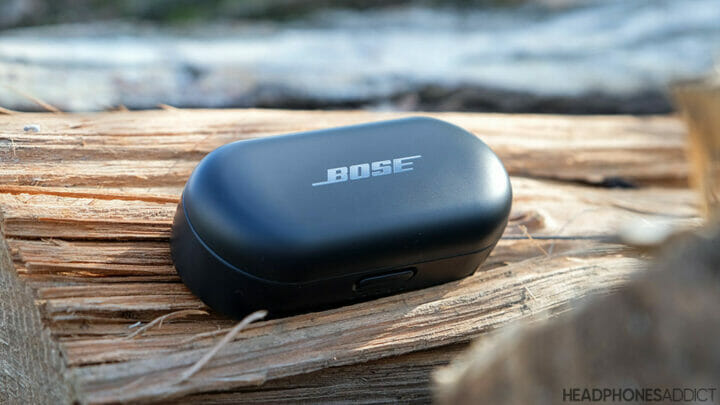 Bose Sport Earbuds the charging case