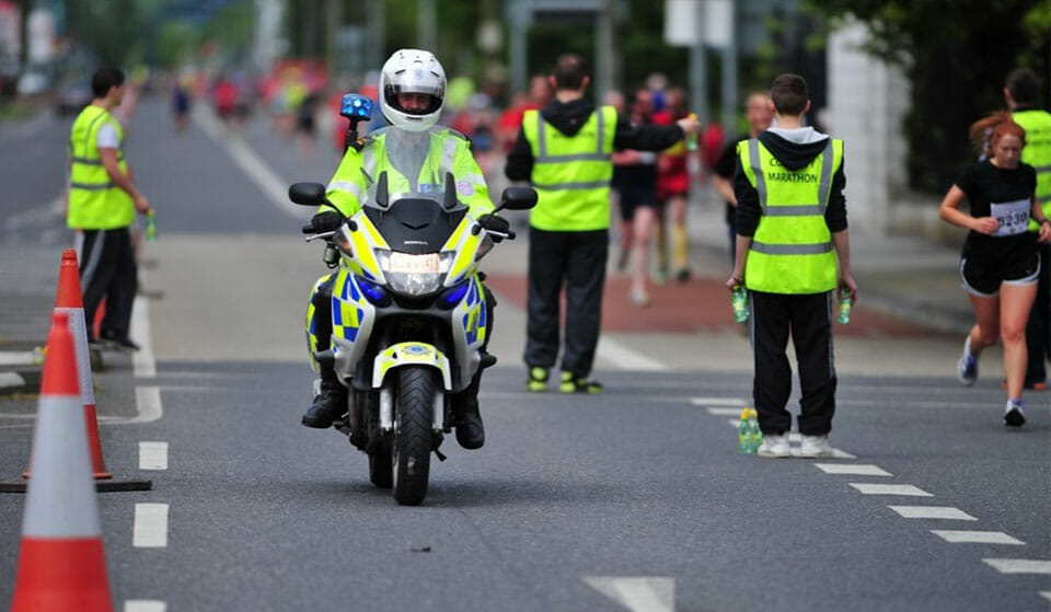 Motorcycle-supervising-a-marathon