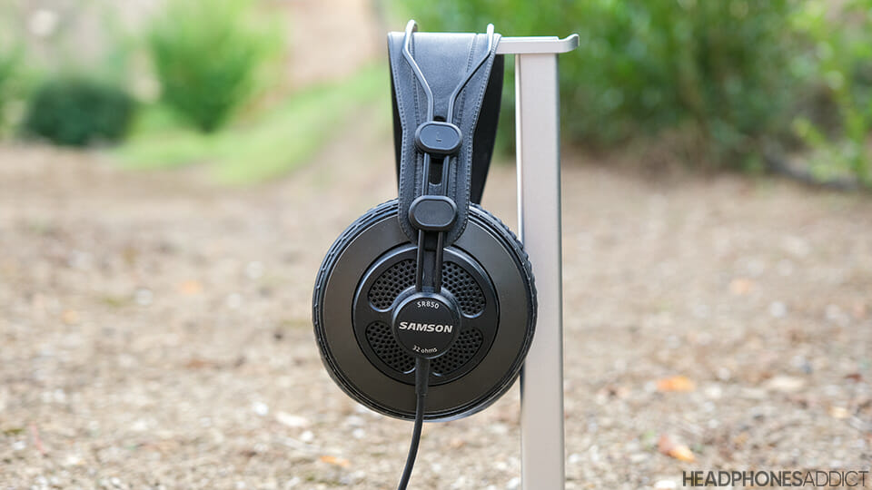 Samson SR850 semi-open headphones