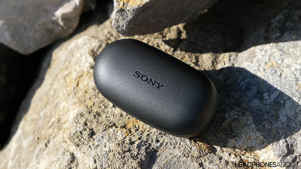 Sony WF-XB700 charging case