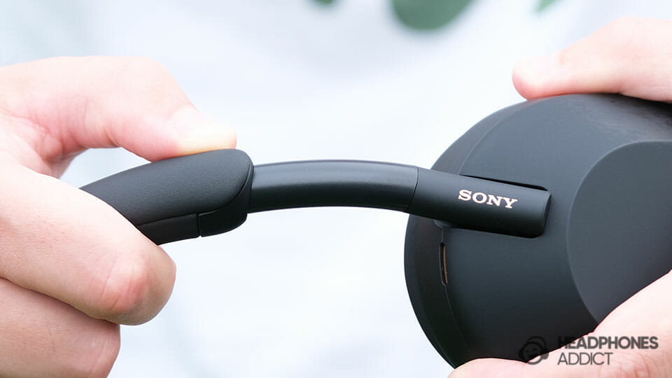 Sony WH-1000XM5 plastic headband