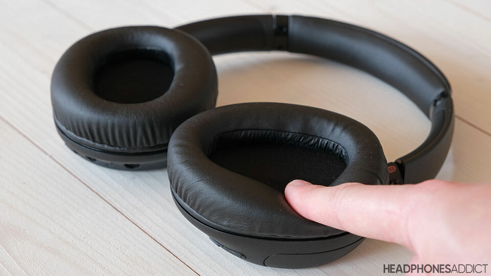 Sony WH-CH710N earpads depth