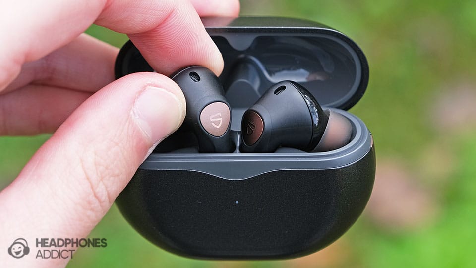 SoundPEATS Air4 Pro earbuds in case