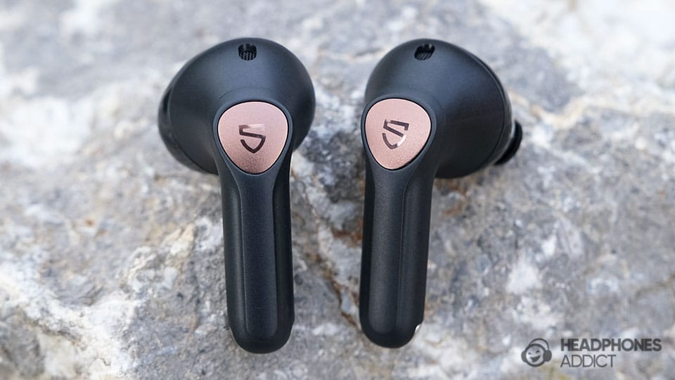 SoundPEATS Air4 Pro vs. Air4 earbuds