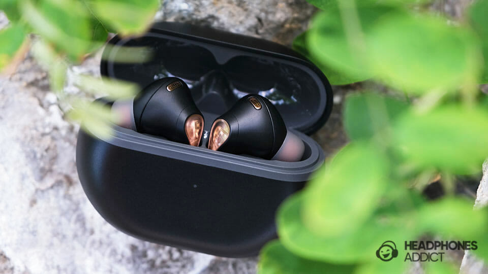 SoundPEATS Capsule3 Pro earbuds in case